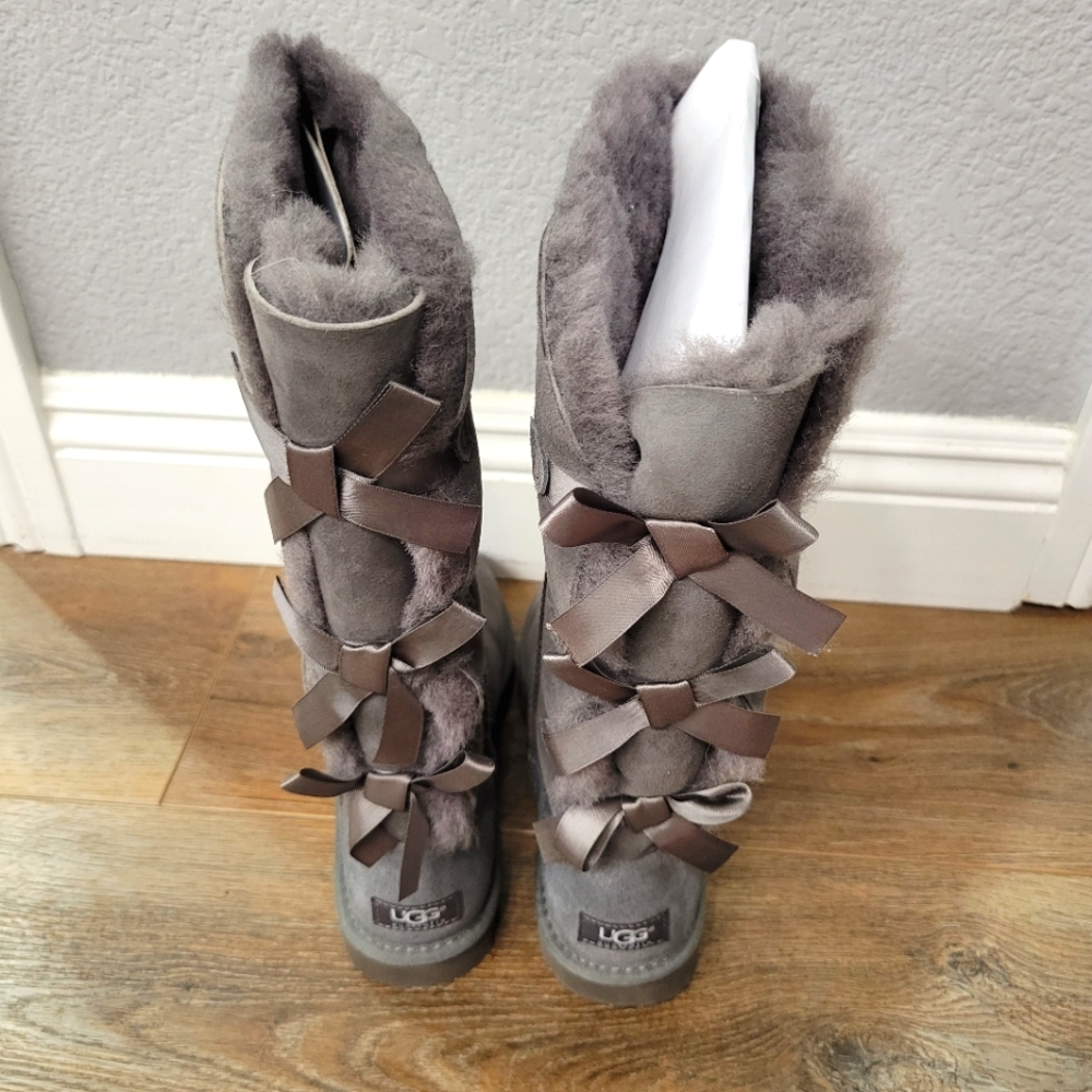 NIB Ugg Bailey Bow Tall